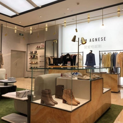The market competition of high-end women's wear brands is fierce, and L M AGNESE gives full play to her advantages to 
